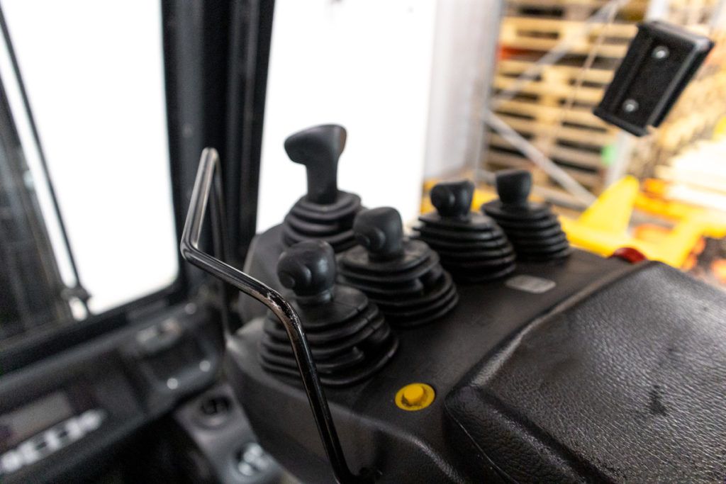 Toyota Traigo 8FBMT18