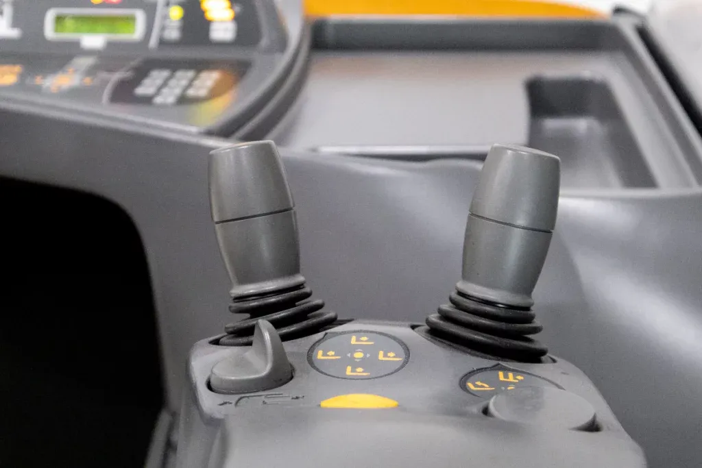Crown ESR 5000 begagnad skjutstativtruck minispakar