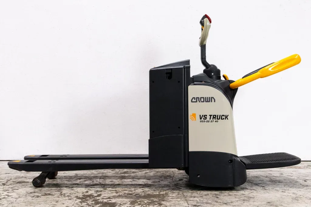 53089 Crown WT3040-E begagnad låglyftare med initiallyft