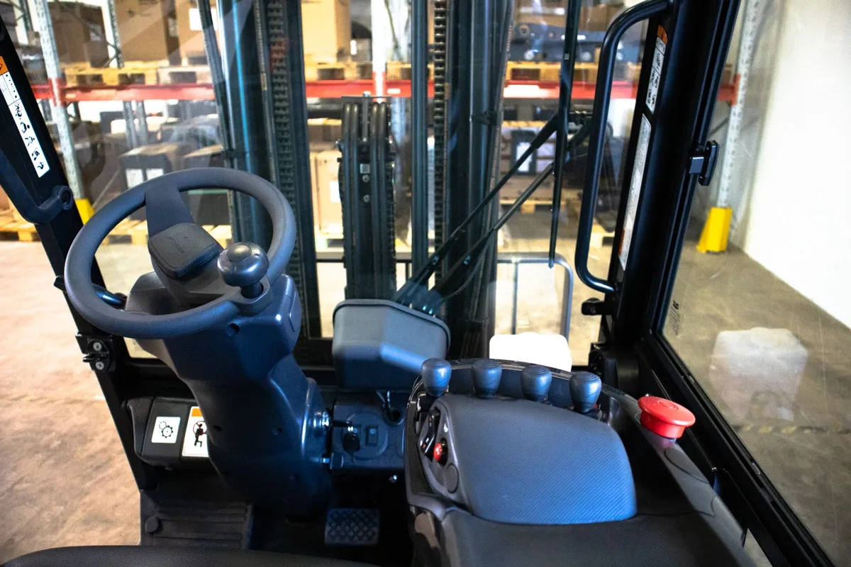 9562 ny doosan motviktstruck b20t-7 hytt