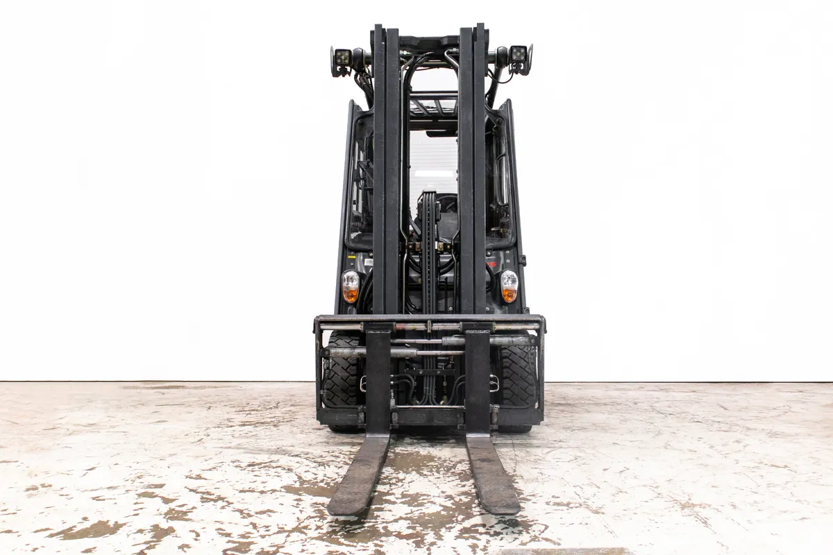 Linde e25 begagnad motviktstruck sedd framifrån