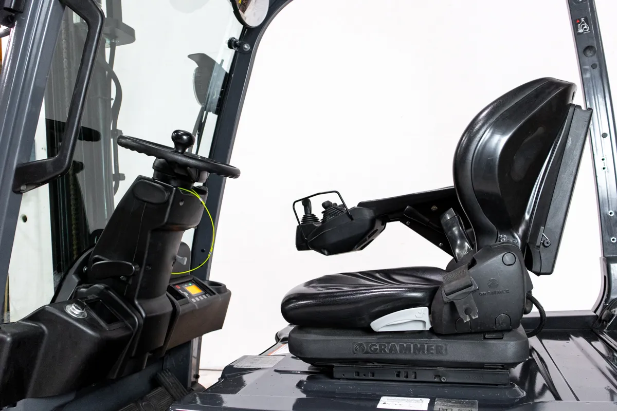 53211 Toyota Traigo 8FBE20T begagnad motviktstruck grammer säte