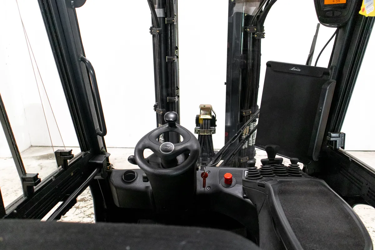 Linde e25 begagnad motviktstruck hytt