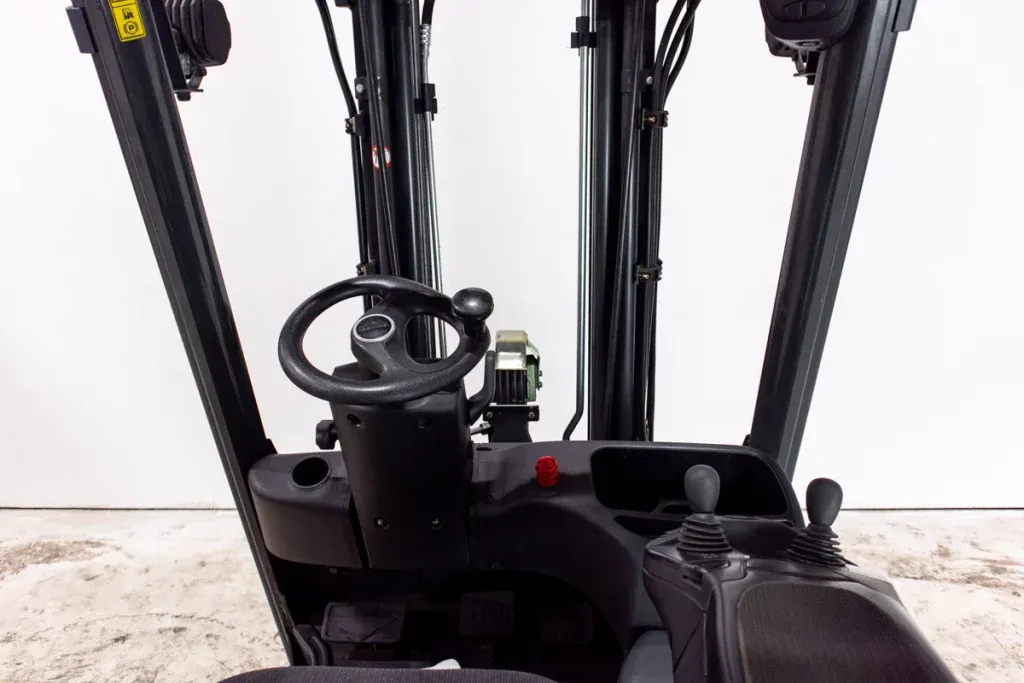 53201 Linde E16 begagnad motviktstruck hytt
