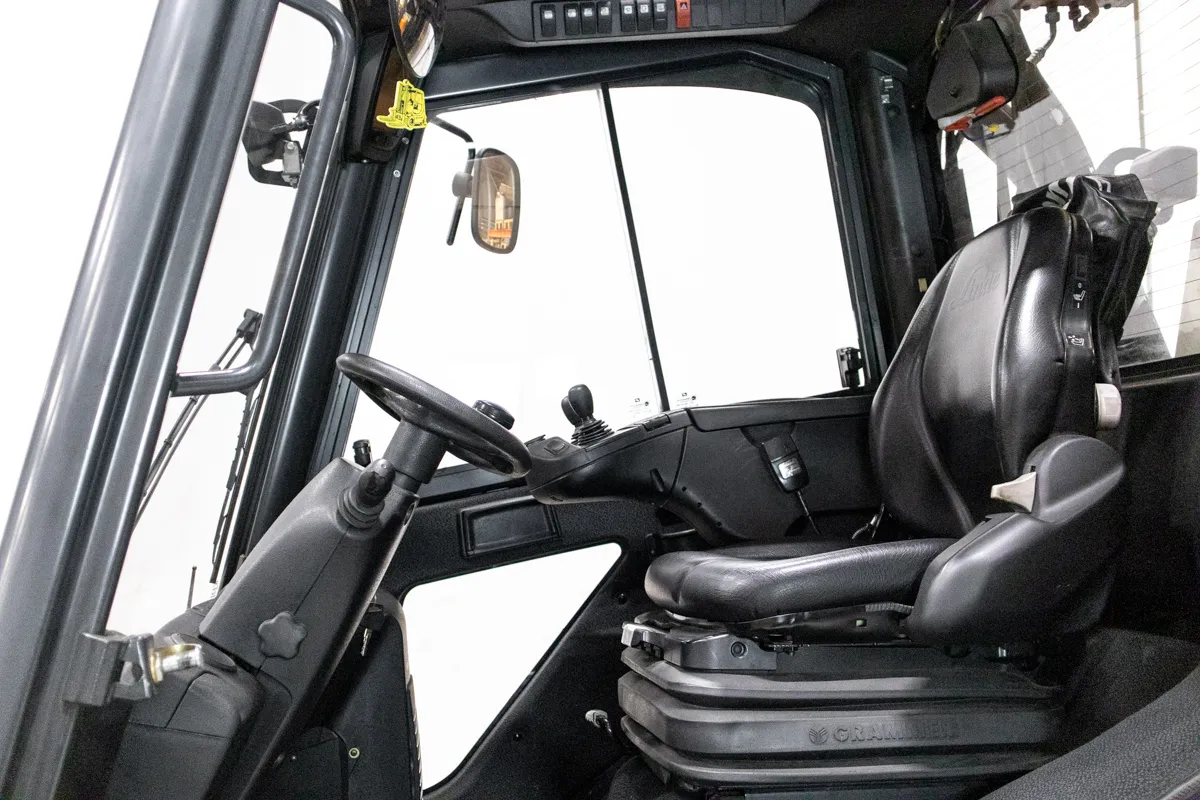 hytt på en Linde H50D begagnad diesel motviktstruck