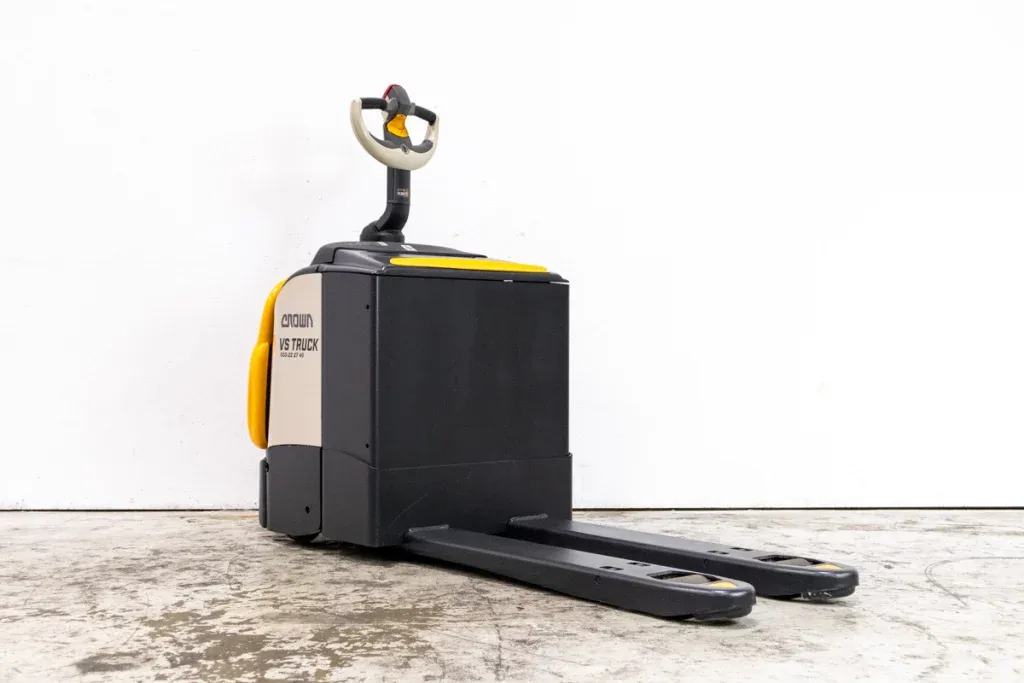 975 CROWN WT 3040-E begagnad låglyftare