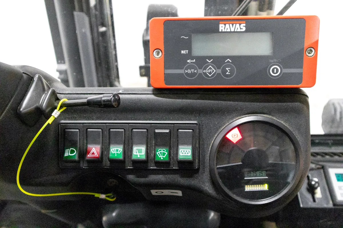 53129 Linde E25 begagnad motviktstruck med utskjutande gafflar display