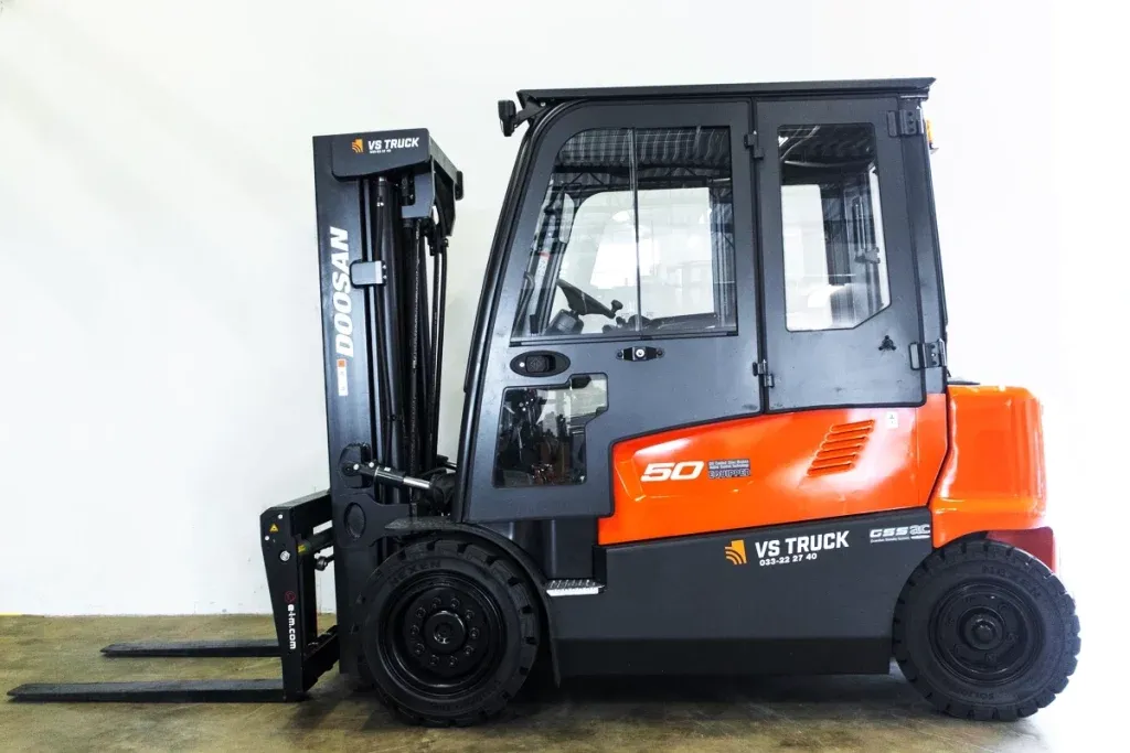 9546 doosan elmotviktstruck b50x-7