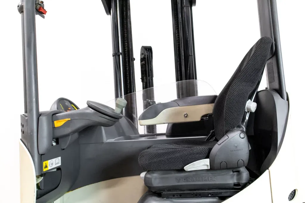 Crown ESR 5260 begagnad skjutstativtruck förarhytt och sits