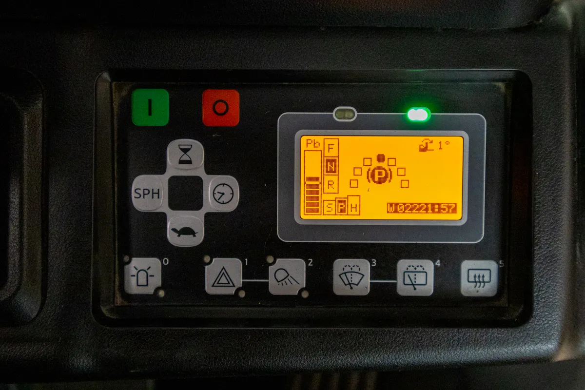 53211 Toyota Traigo 8FBE20T begagnad motviktstruck display