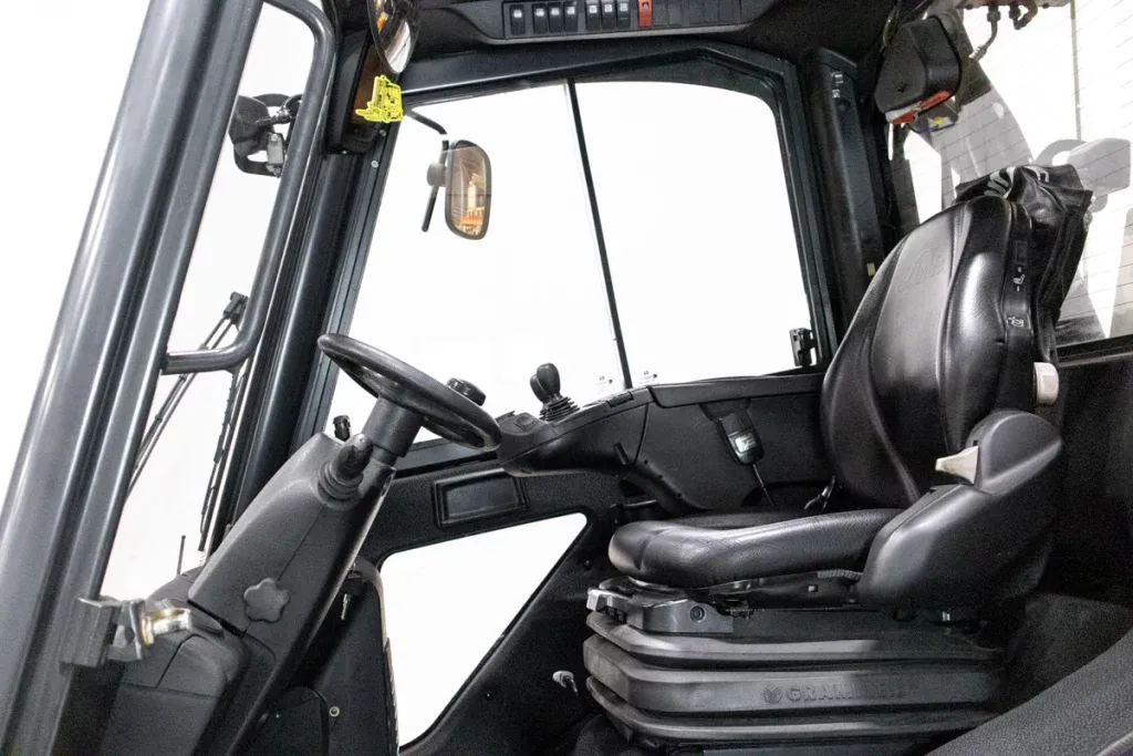 hytt på en Linde H50D begagnad diesel motviktstruck