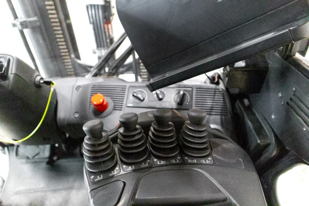 Linde E30HL-01 begagnad dieselmotviktstruck minispakar