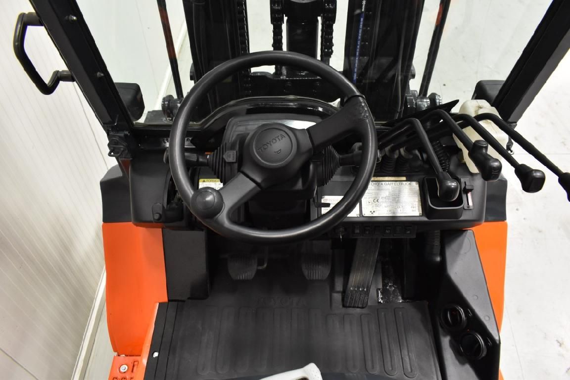 Toyota 02-7FD40