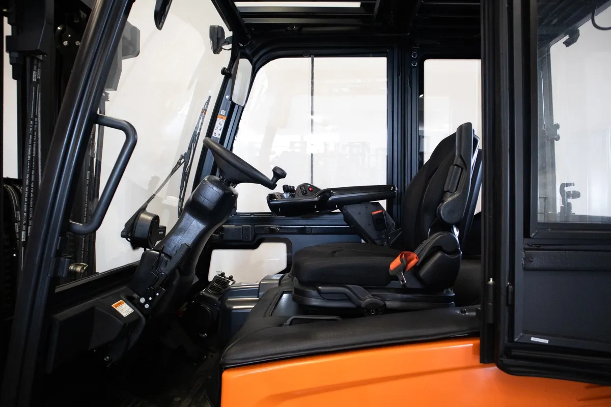 9546 Doosan elmotviktstruck b50x-7 hytt