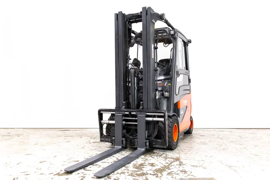 Linde E30HL-01 begagnad dieselmotviktstruck